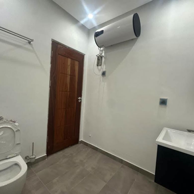 Villa avec piscine à vendre à Fidjrossè Club des Rois 15