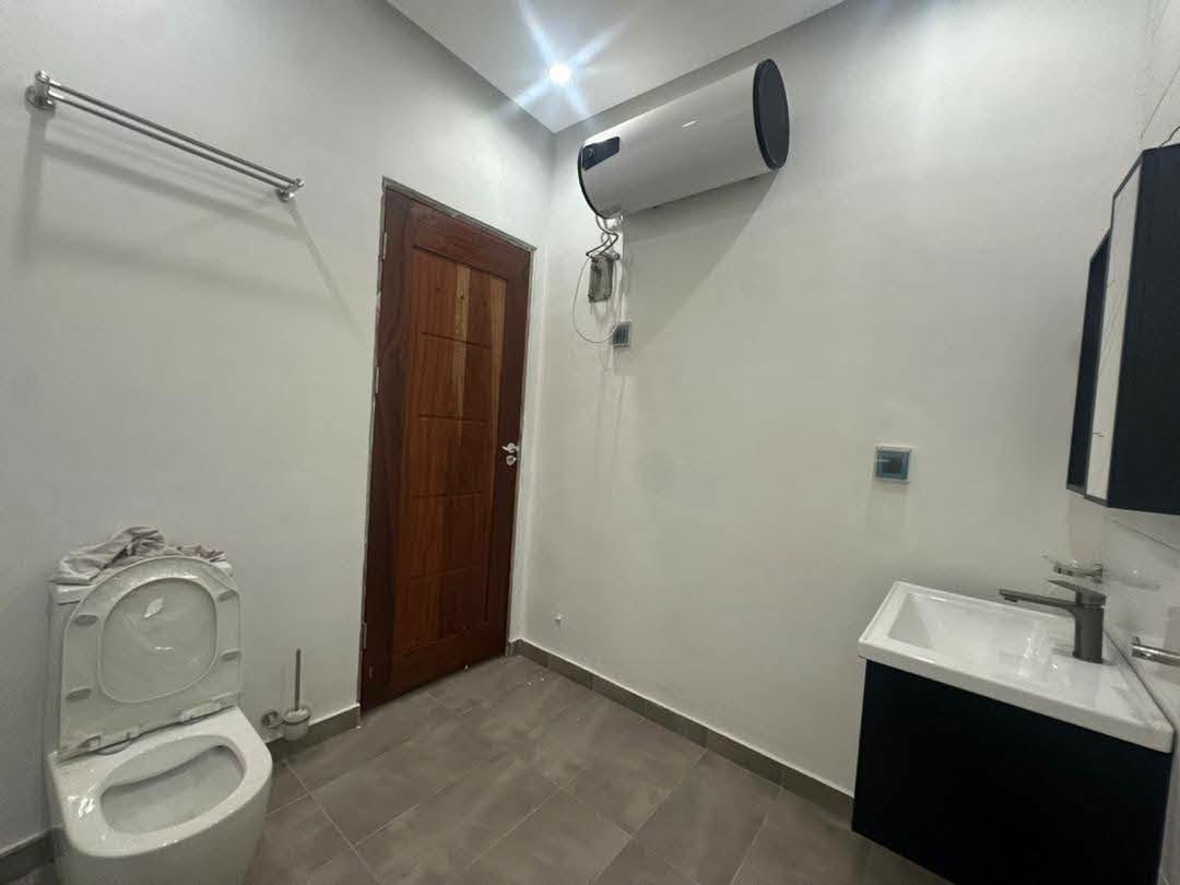 Villa avec piscine à vendre à Fidjrossè Club des Rois 15