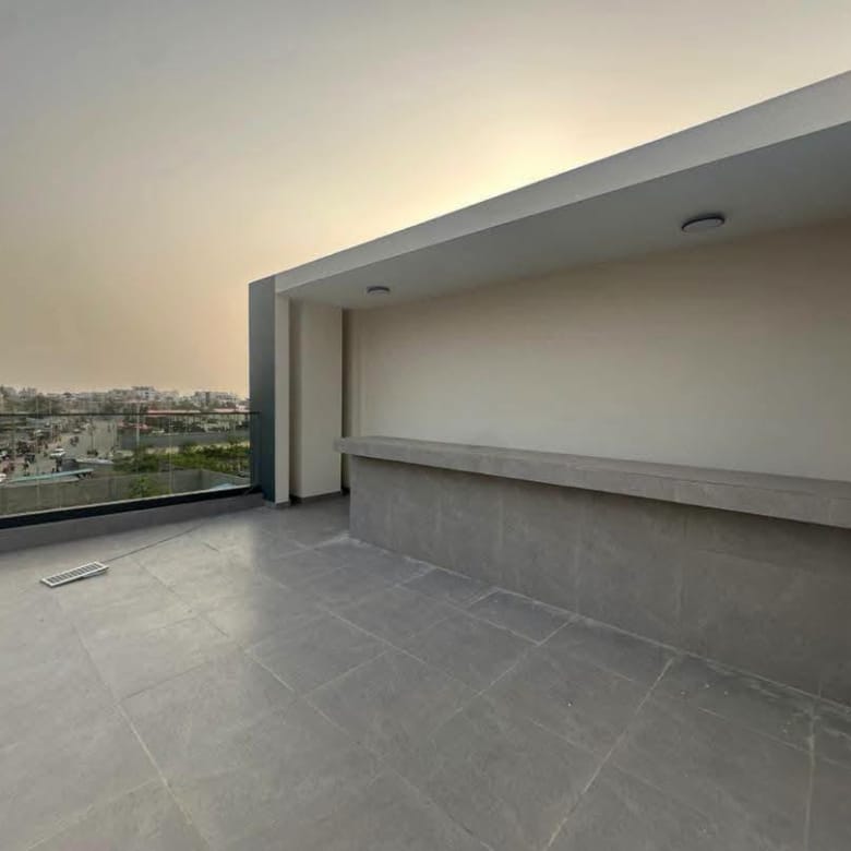 Villa avec piscine à vendre à Fidjrossè Club des Rois 17