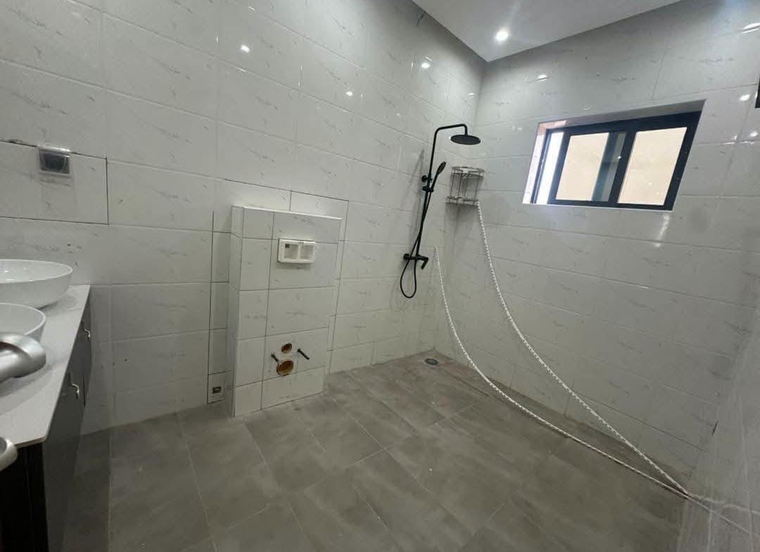 Villa avec piscine à vendre à Fidjrossè Club des Rois 18