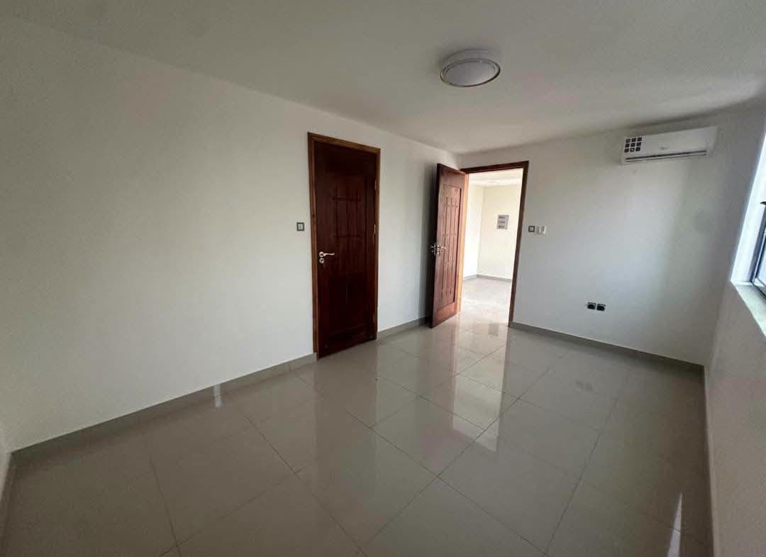 Villa avec piscine à vendre à Fidjrossè Club des Rois 19