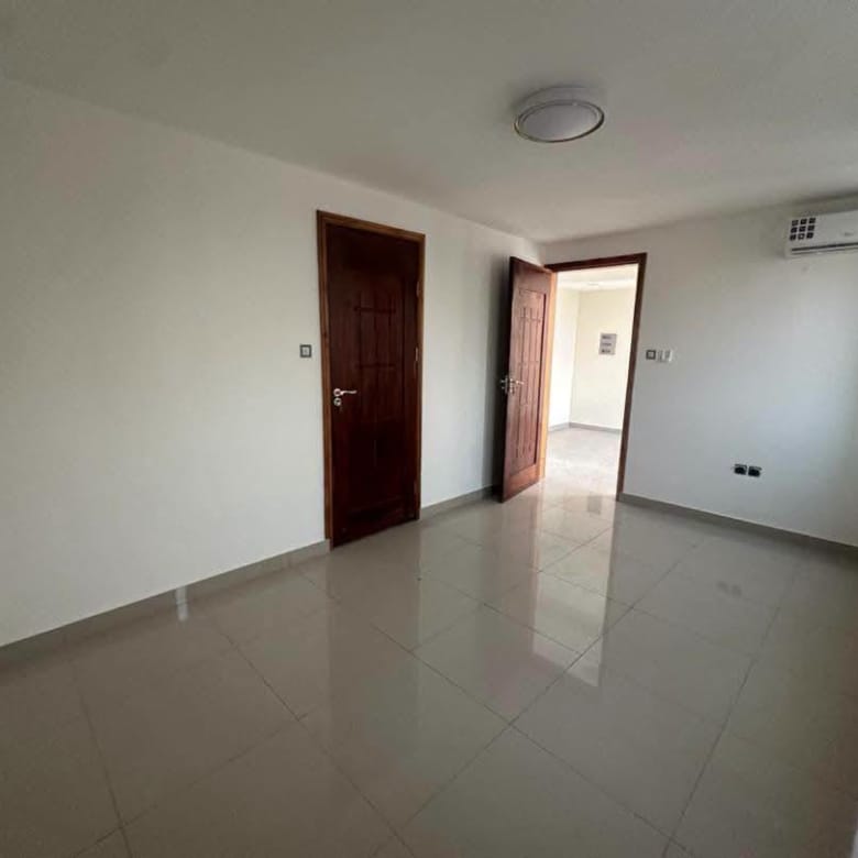 Villa avec piscine à vendre à Fidjrossè Club des Rois 19