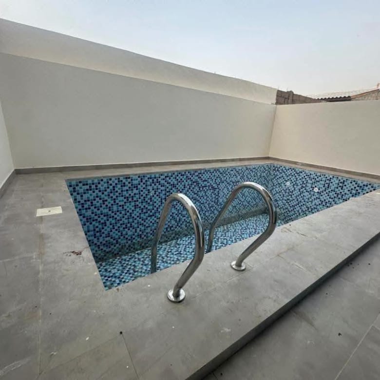 Villa avec piscine à vendre à Fidjrossè Club des Rois 5