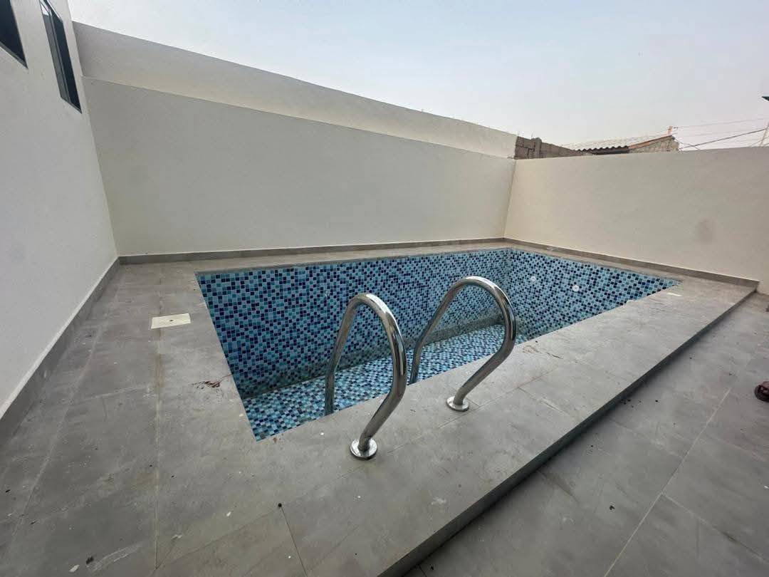 Villa avec piscine à vendre à Fidjrossè Club des Rois 5
