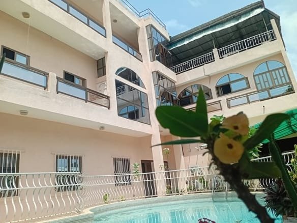 Villa avec piscine à vendre à Fidjrossè Houénoussou