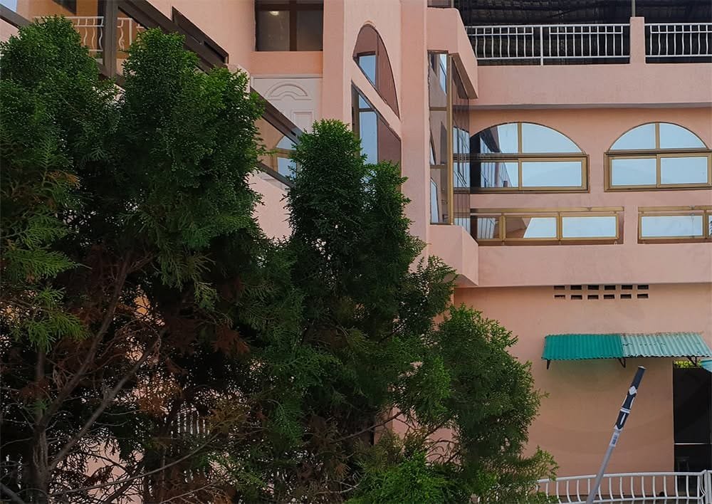 Villa avec piscine à vendre à Fidjrossè Houénoussou 9