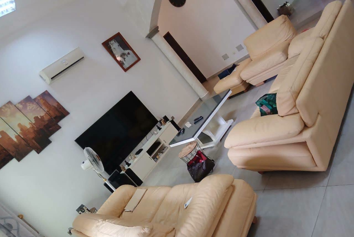 Villa de 3 chambres avec jardin à Fidjrossè 7