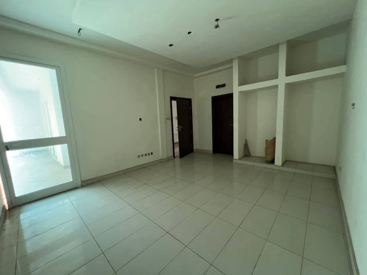 Villa de 5 chambres avec piscine à Akpakpa CEN SAD 3
