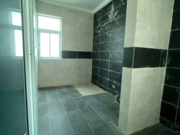 Villa de 5 chambres avec piscine à Akpakpa CEN SAD 5