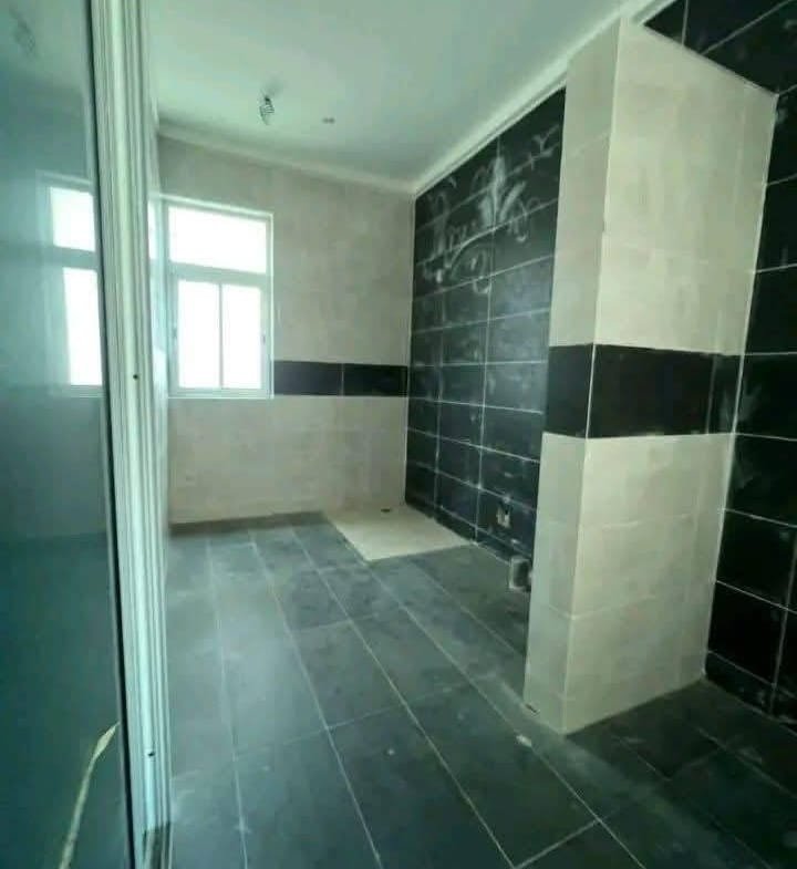Villa de 5 chambres avec piscine à Akpakpa CEN SAD 5