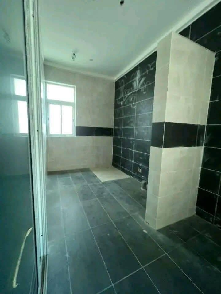 Villa de 5 chambres avec piscine à Akpakpa CEN SAD 5