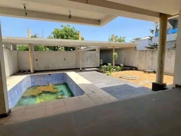 Villa de 5 chambres avec piscine à Akpakpa CEN SAD