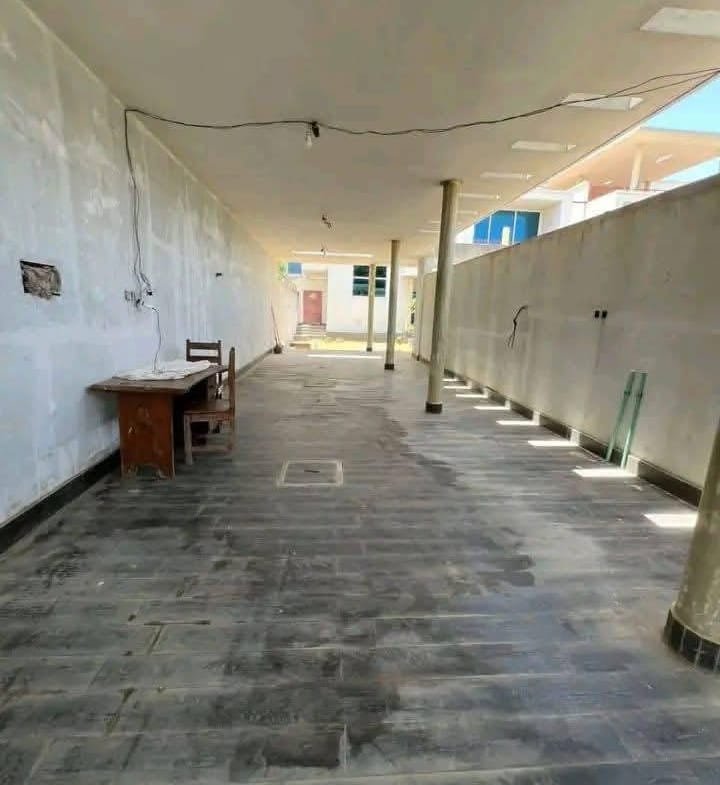 Villa de 5 chambres avec piscine à Akpakpa CEN SAD 6