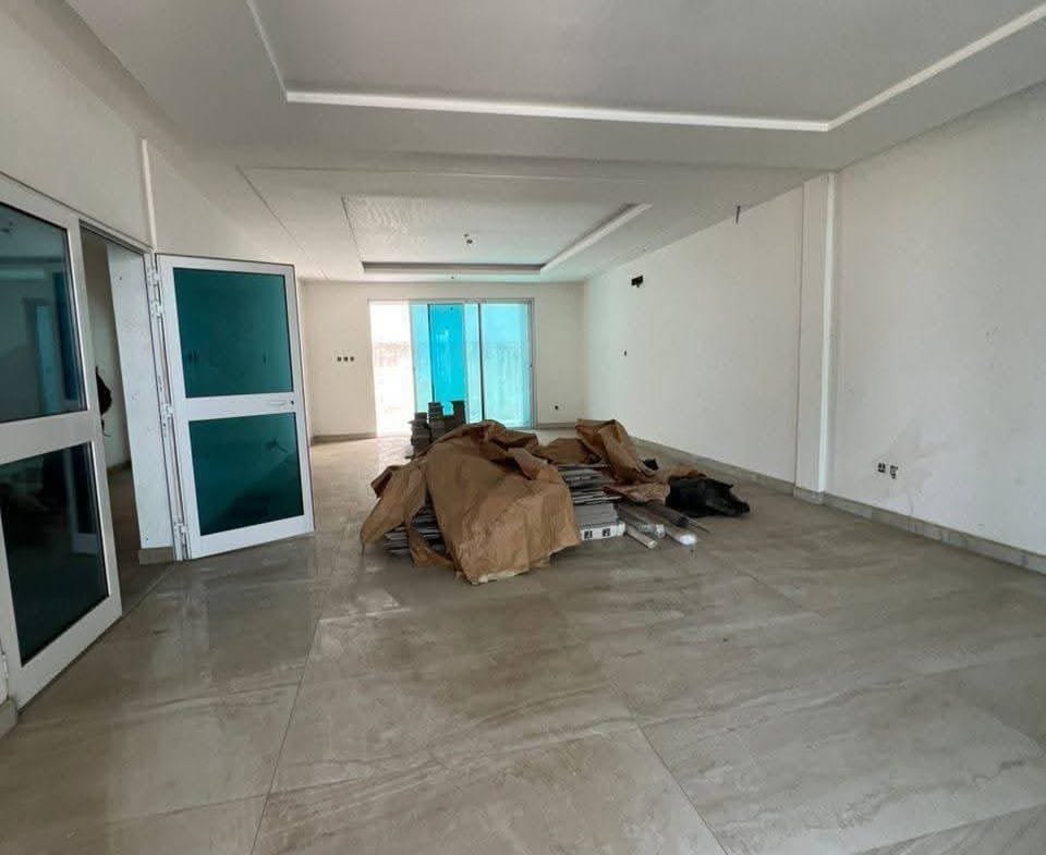 Villa de 5 chambres avec piscine à Akpakpa CEN SAD 9