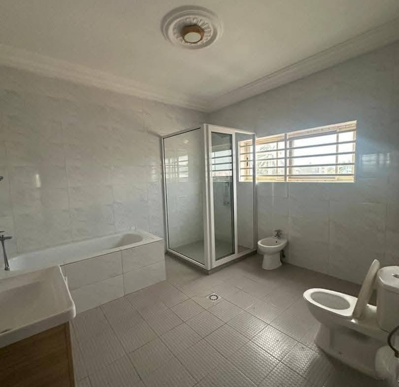 Villa de luxe à vendre à Fidjrossè Club des Rois 7