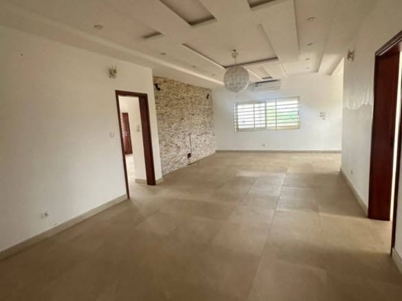 Villa de luxe à vendre à Fidjrossè Club des Rois 8