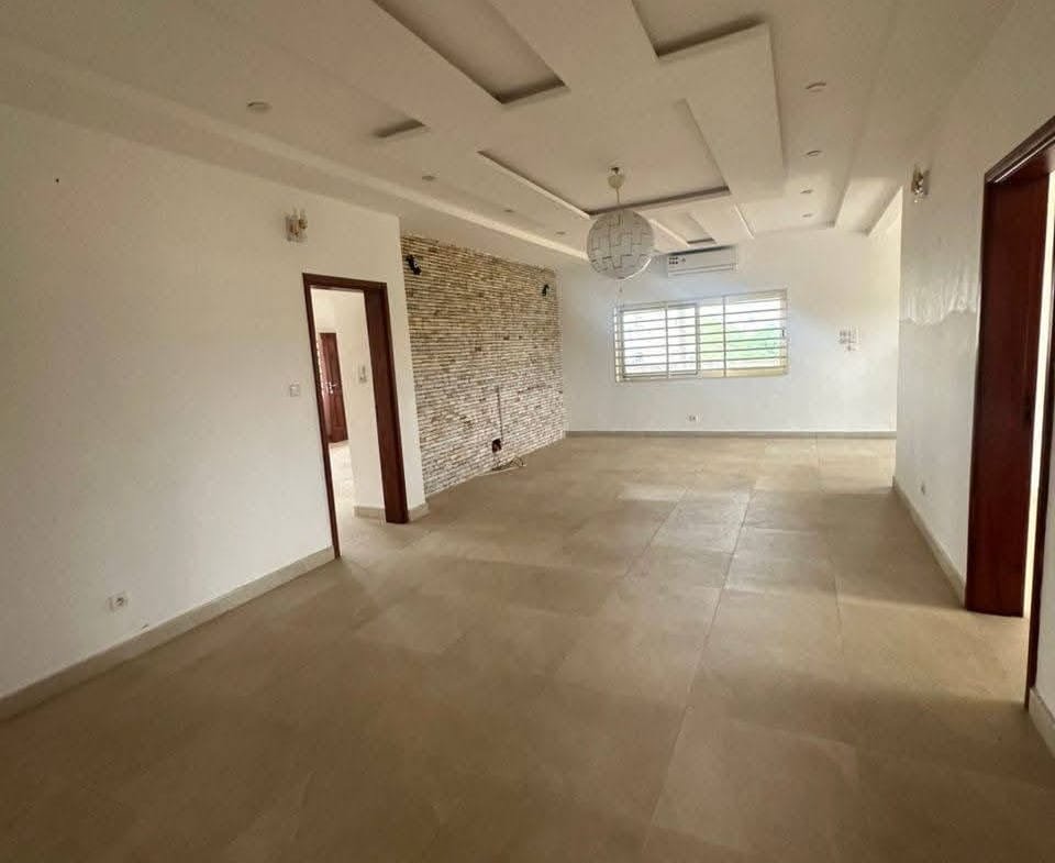 Villa de luxe à vendre à Fidjrossè Club des Rois 8