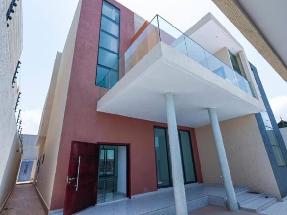 Villa de luxe avec vue imprenable sur l’océan à Fidjrossè Plage 2