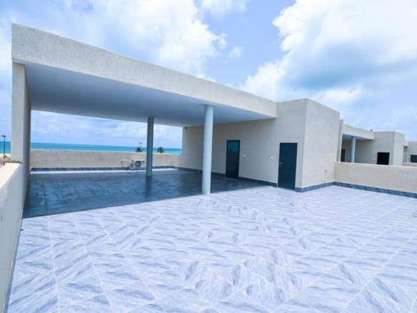 Villa de luxe avec vue imprenable sur l’océan à Fidjrossè Plage
