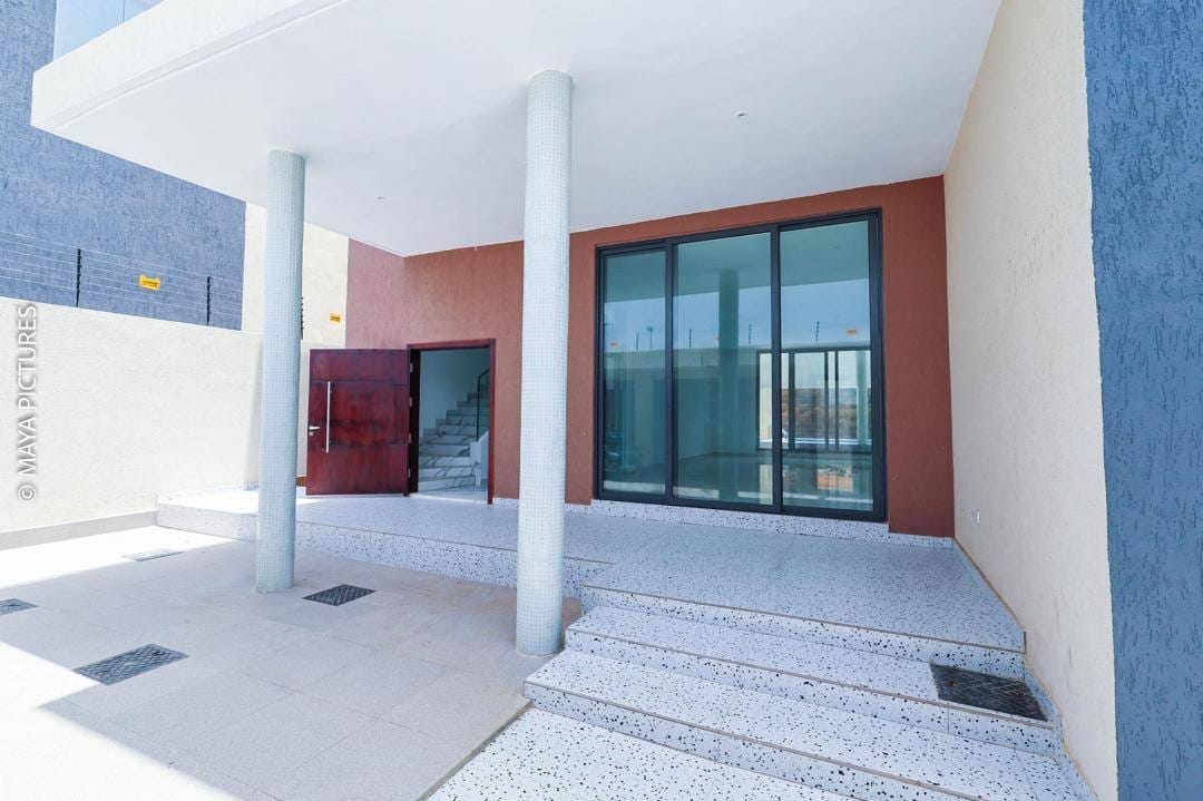Villa de luxe avec vue imprenable sur l’océan à Fidjrossè Plage 6