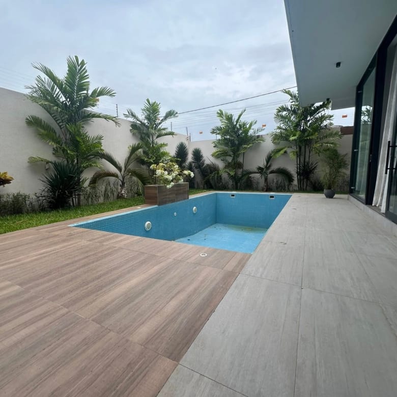 Villa de prestige avec jardin et piscine à Akpakpa 0