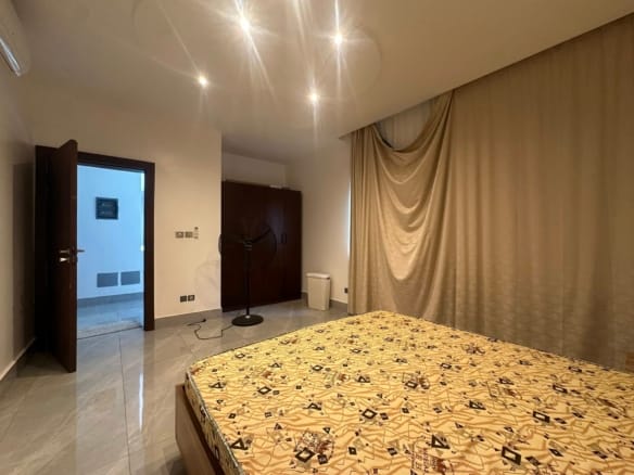 Villa de prestige avec jardin et piscine à Akpakpa 12