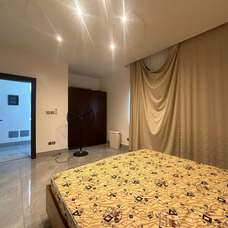 Villa de prestige avec jardin et piscine à Akpakpa 12