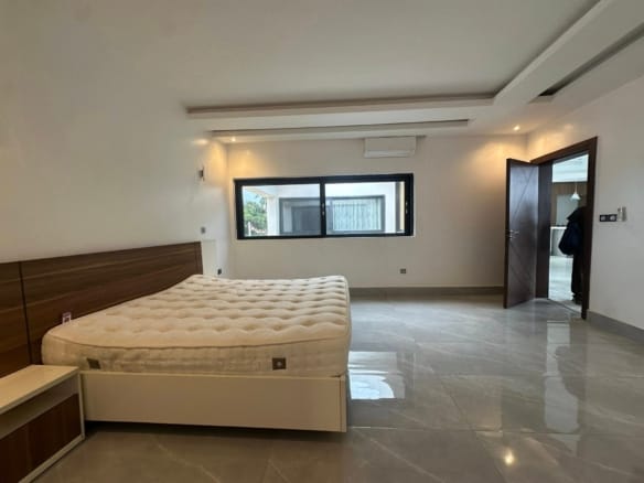 Villa de prestige avec jardin et piscine à Akpakpa 13