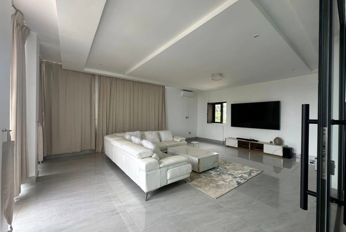Villa de prestige avec jardin et piscine à Akpakpa 14