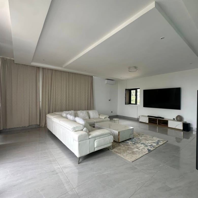 Villa de prestige avec jardin et piscine à Akpakpa 14
