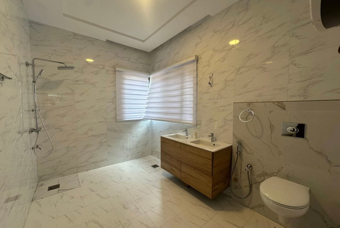 Villa de prestige avec jardin et piscine à Akpakpa 15