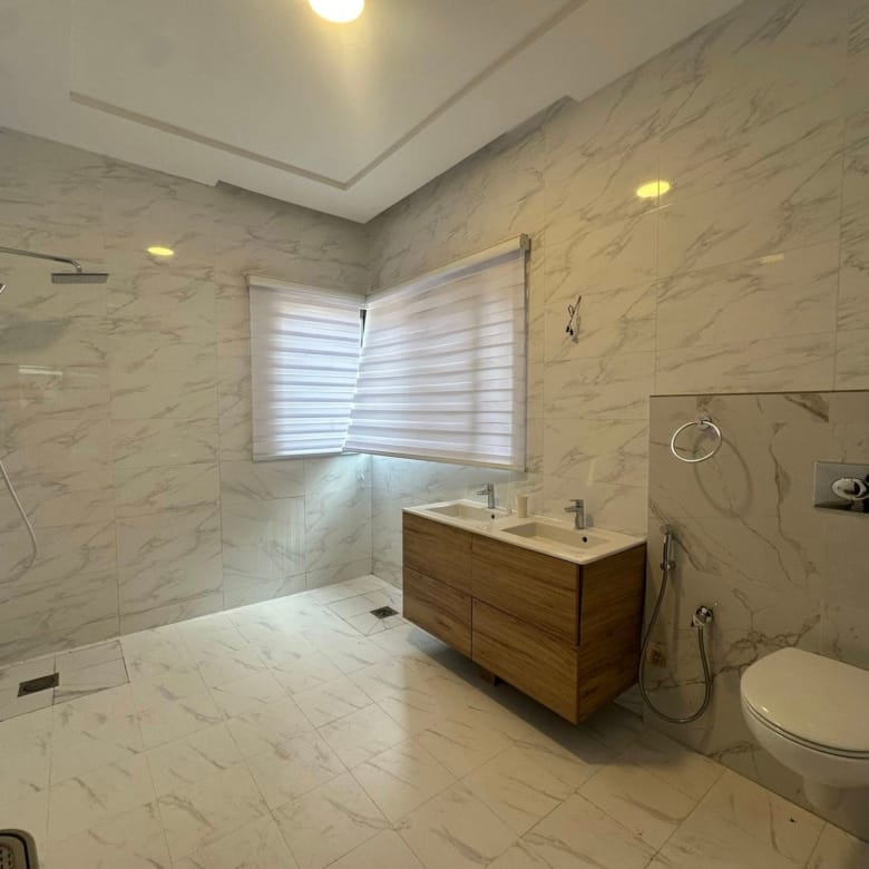 Villa de prestige avec jardin et piscine à Akpakpa 15