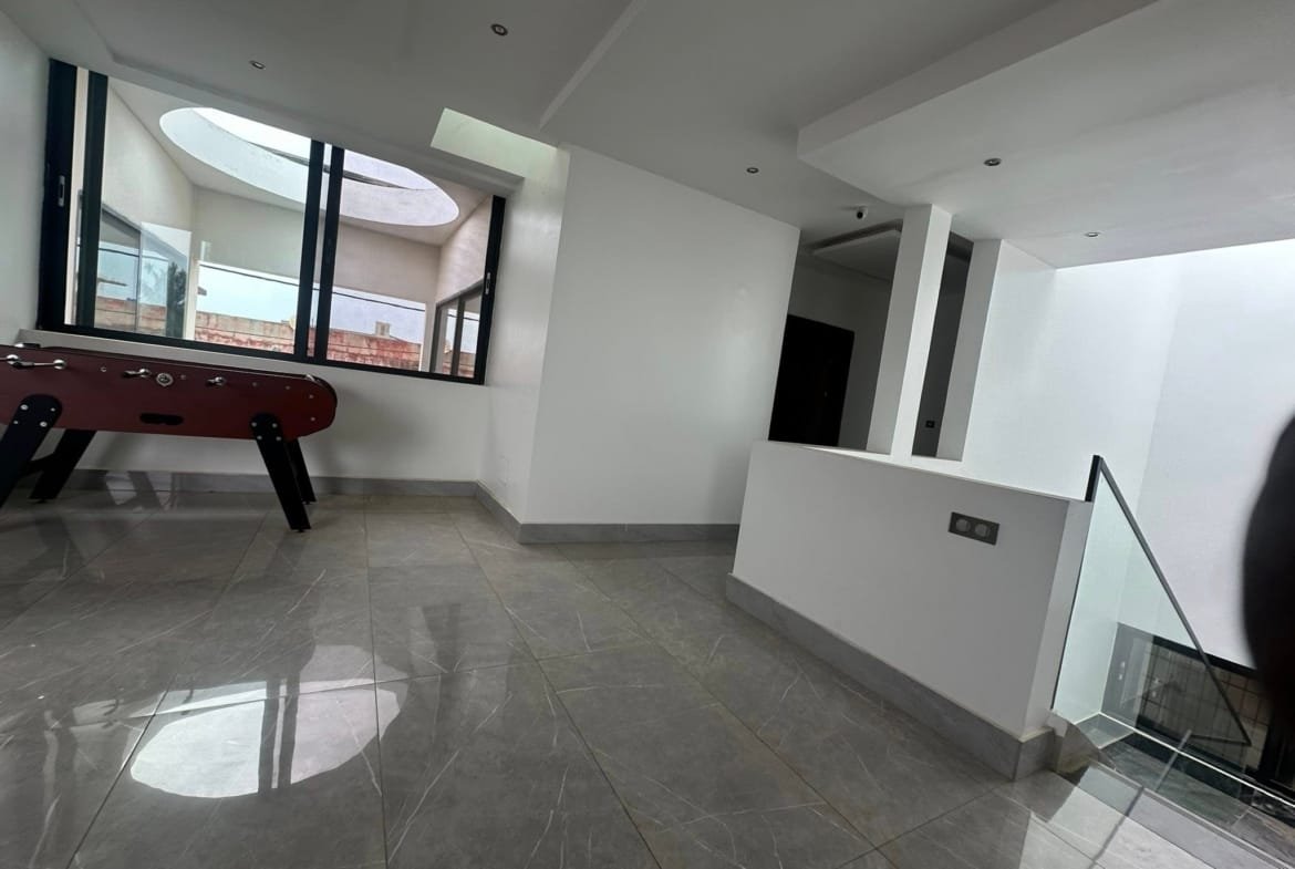 Villa de prestige avec jardin et piscine à Akpakpa 16