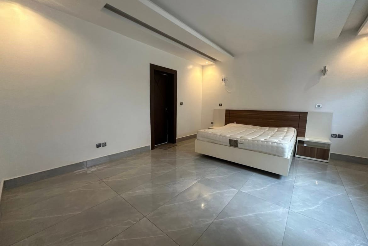 Villa de prestige avec jardin et piscine à Akpakpa 18