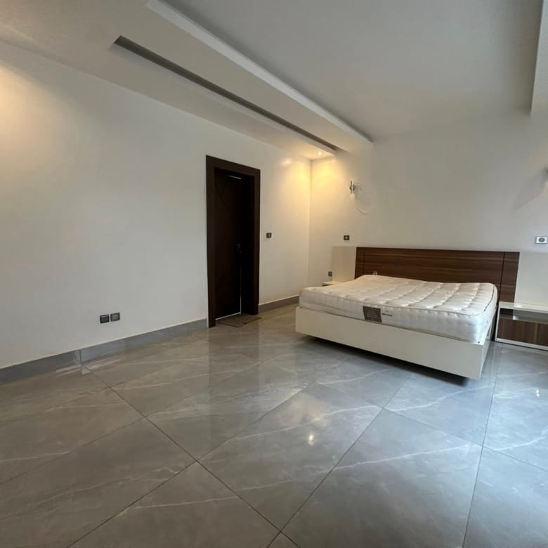 Villa de prestige avec jardin et piscine à Akpakpa 18