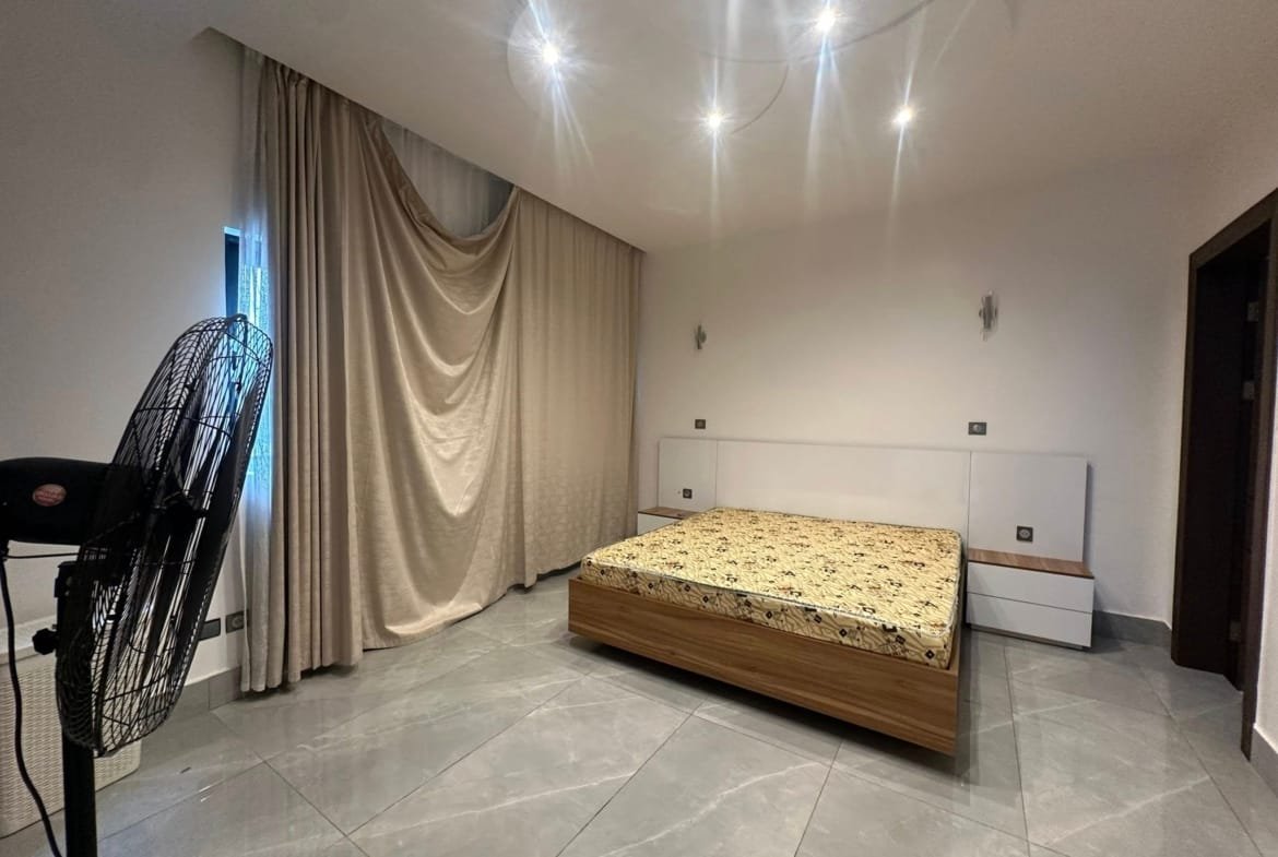Villa de prestige avec jardin et piscine à Akpakpa 25