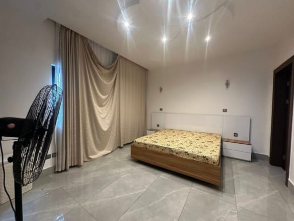 Villa de prestige avec jardin et piscine à Akpakpa 25