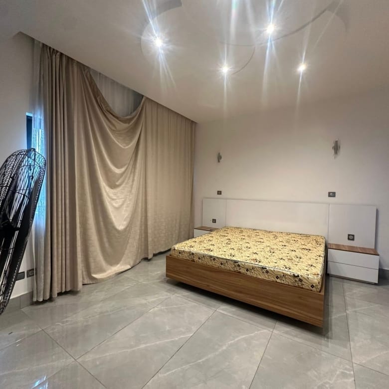 Villa de prestige avec jardin et piscine à Akpakpa 25