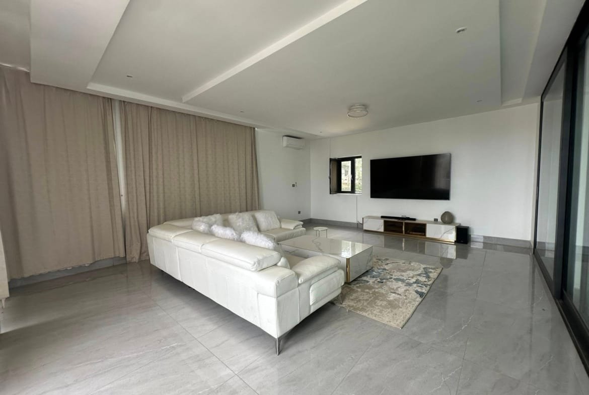 Villa de prestige avec jardin et piscine à Akpakpa 28