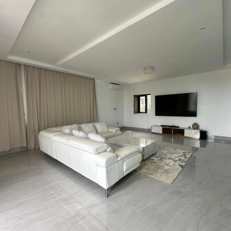 Villa de prestige avec jardin et piscine à Akpakpa 28