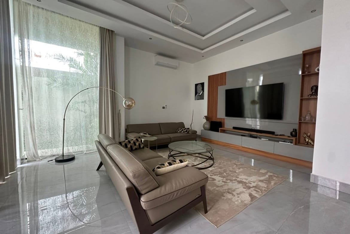 Villa de prestige avec jardin et piscine à Akpakpa 6