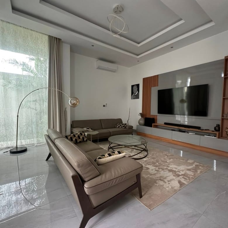 Villa de prestige avec jardin et piscine à Akpakpa 6