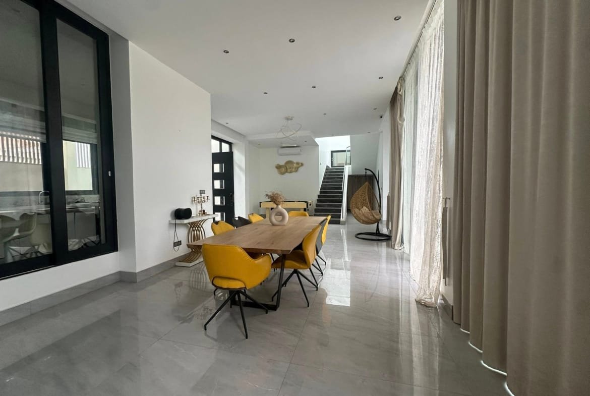 Villa de prestige avec jardin et piscine à Akpakpa 9