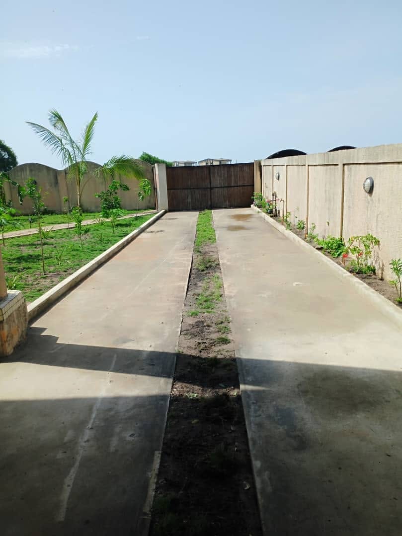 Villa de prestige avec piscine à Akpakpa CEN SAD 11