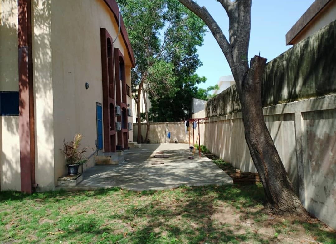 Villa de prestige avec piscine à Akpakpa CEN SAD 12