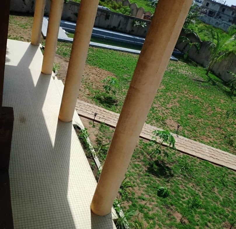 Villa de prestige avec piscine à Akpakpa CEN SAD 13