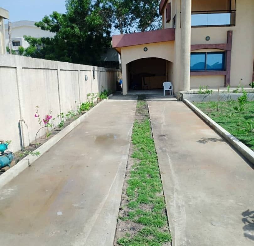 Villa de prestige avec piscine à Akpakpa CEN SAD 4