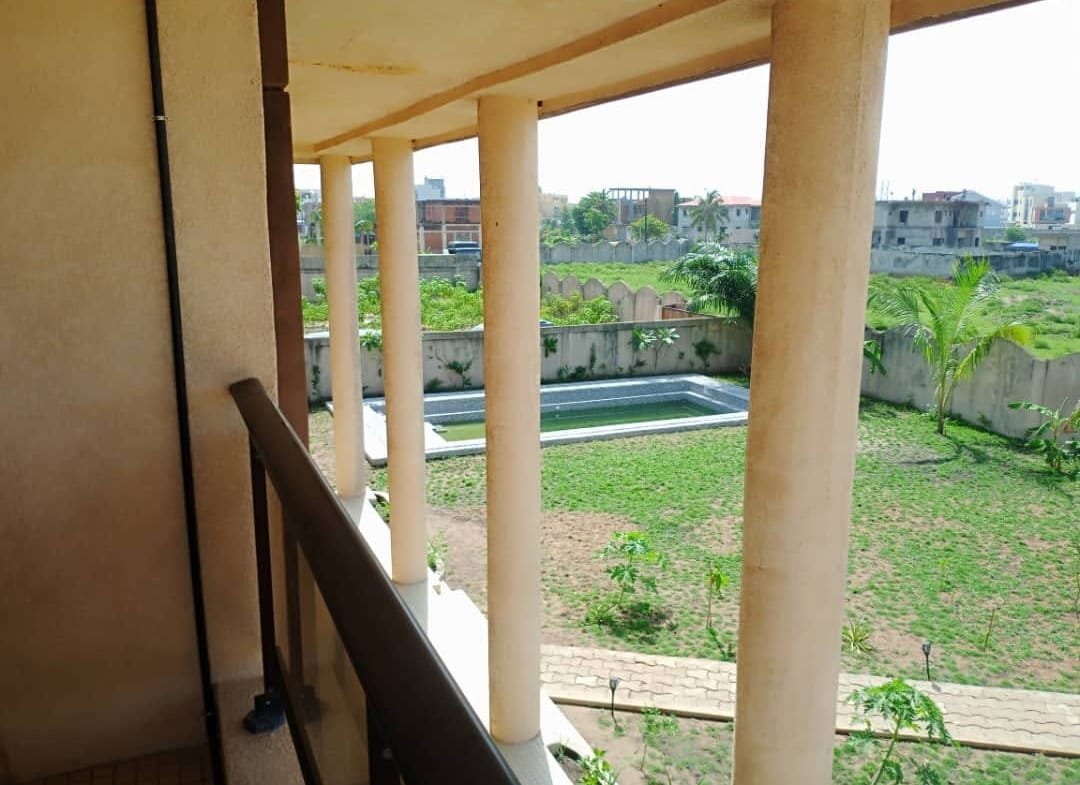 Villa de prestige avec piscine à Akpakpa CEN SAD 8