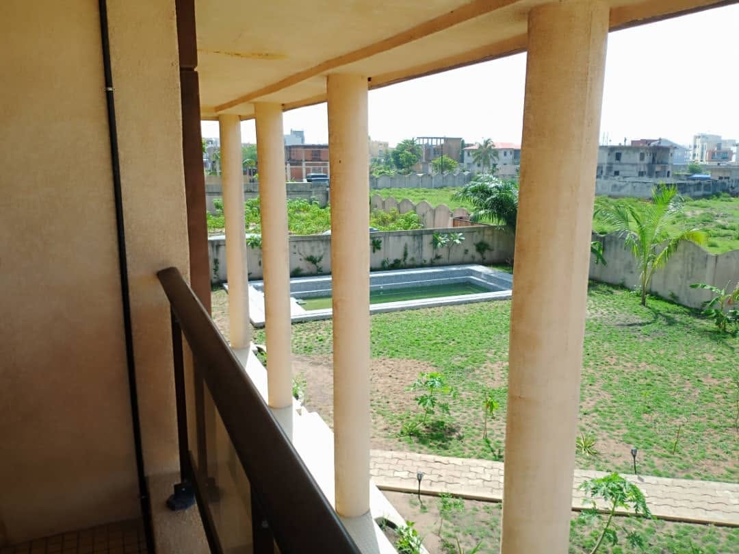 Villa de prestige avec piscine à Akpakpa CEN SAD 8
