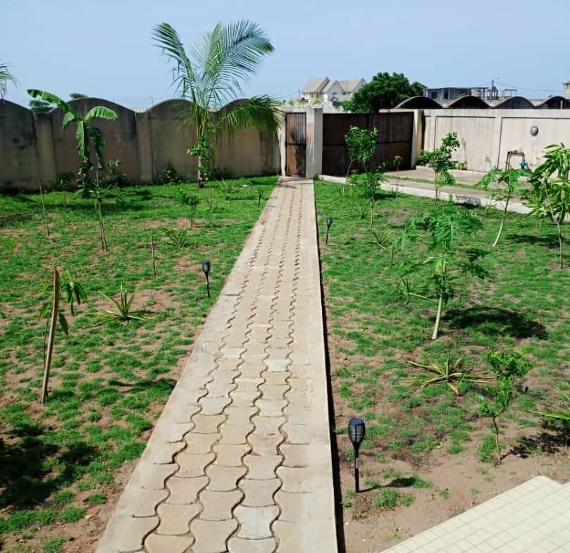 Villa de prestige avec piscine à Akpakpa CEN SAD 9